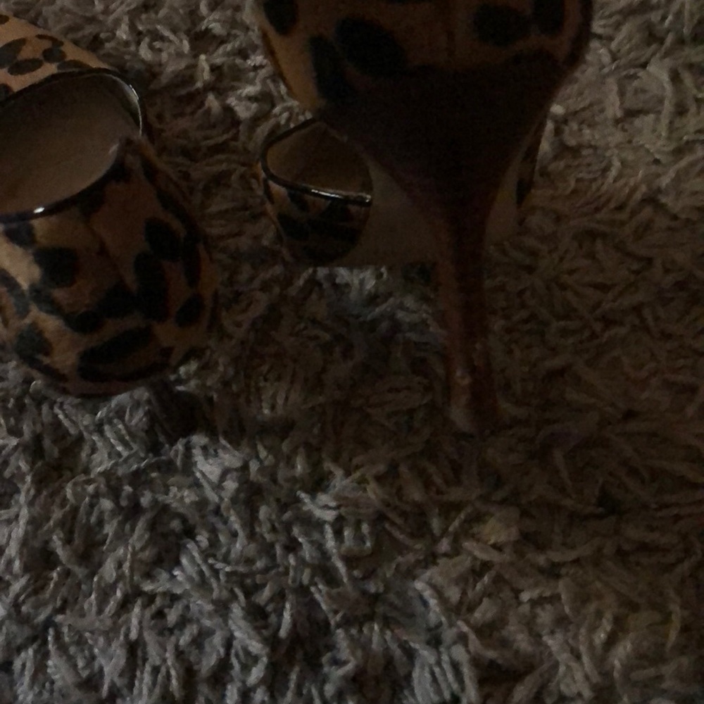 Heels - Picture 3 of 4
